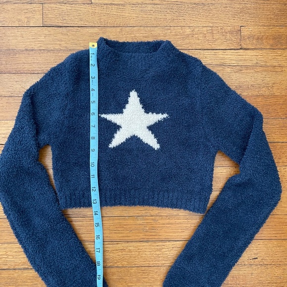EUC Edikted Mega Star cropped long sleeve Blue Sweater Size Small - Picture 6 of 7